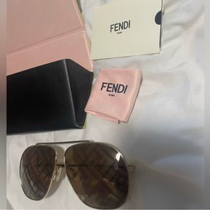 Fendi avatar sunglasses